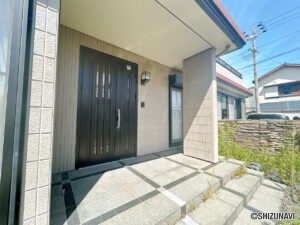 カチタス　住吉　玄関
