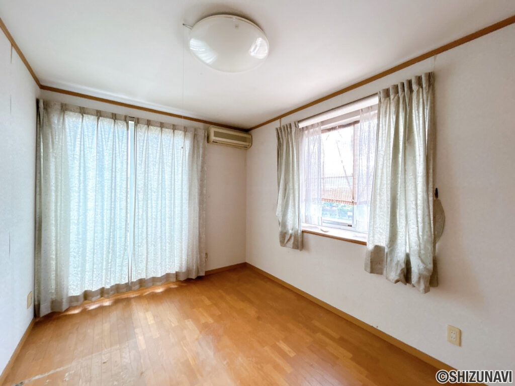 2階西側洋室