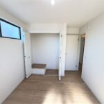 2号棟　南西側の洋室