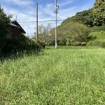 南側からの撮影です。奥には横須賀城跡地がございます。