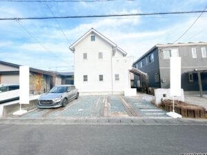 【リフォーム中／外観】外壁塗装を行いました。