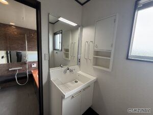 浜松市浜名区根堅　4LDK　屋上ジャグジー＆車庫完備　築8年の中古住宅の画像