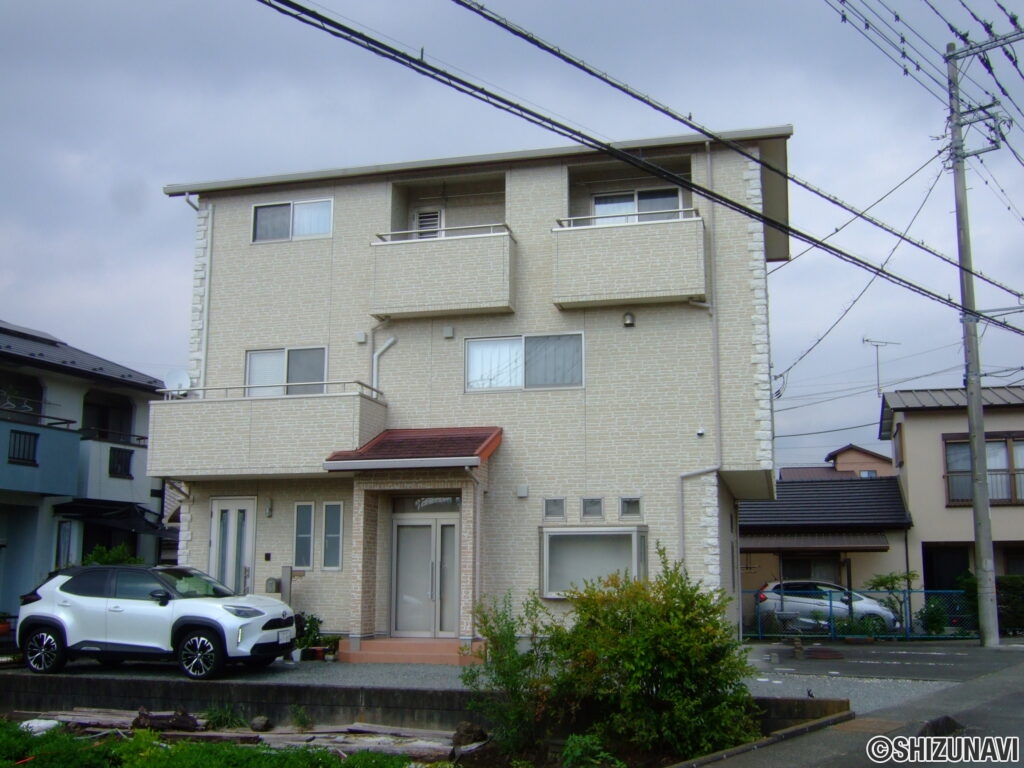 入山瀬店舗併用3階建　外観2