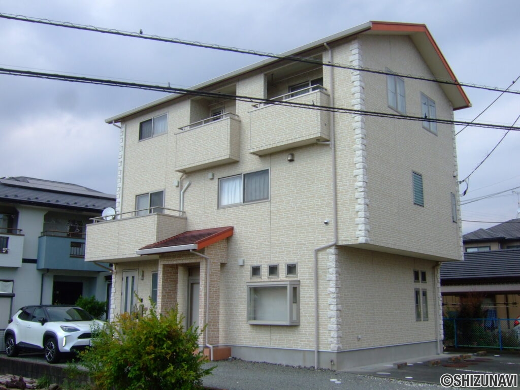 入山瀬店舗併用3階建　外観1