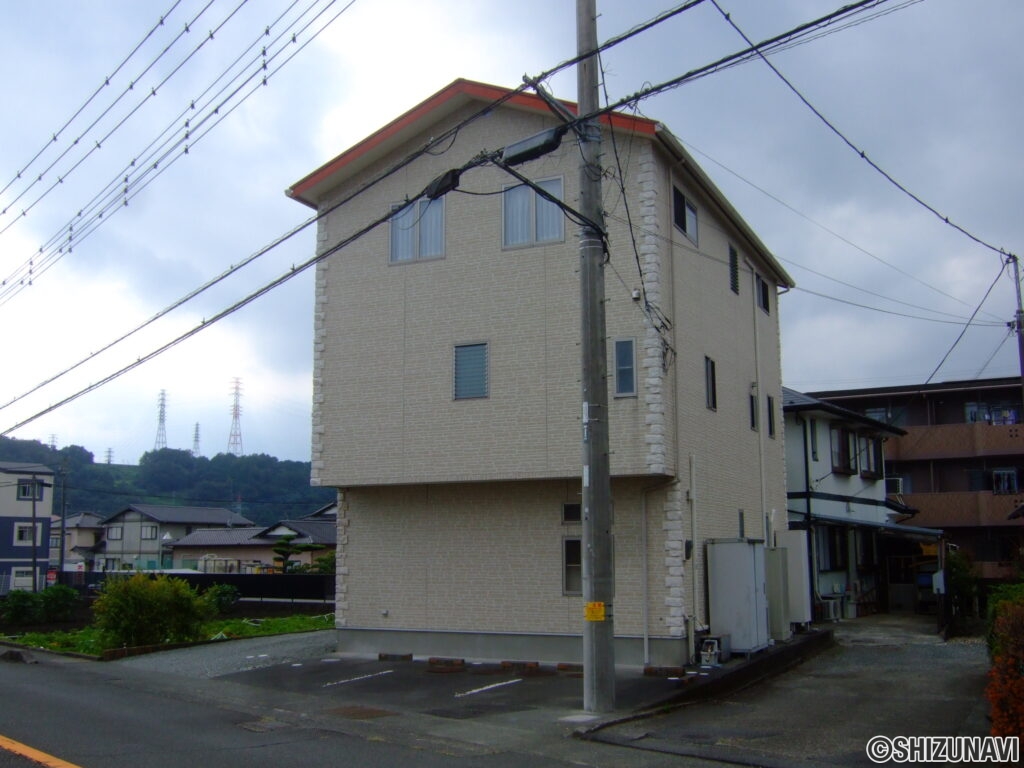 入山瀬店舗併用3階建　外観3