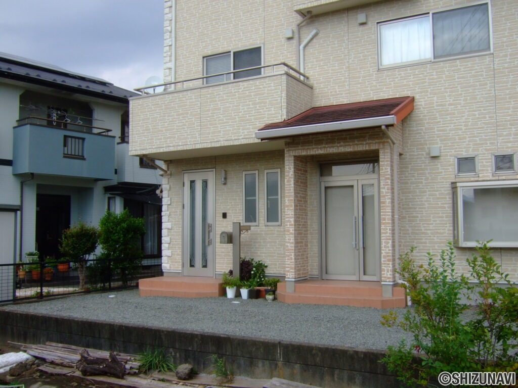 入山瀬店舗併用3階建　外観7