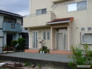 入山瀬店舗併用3階建　外観7