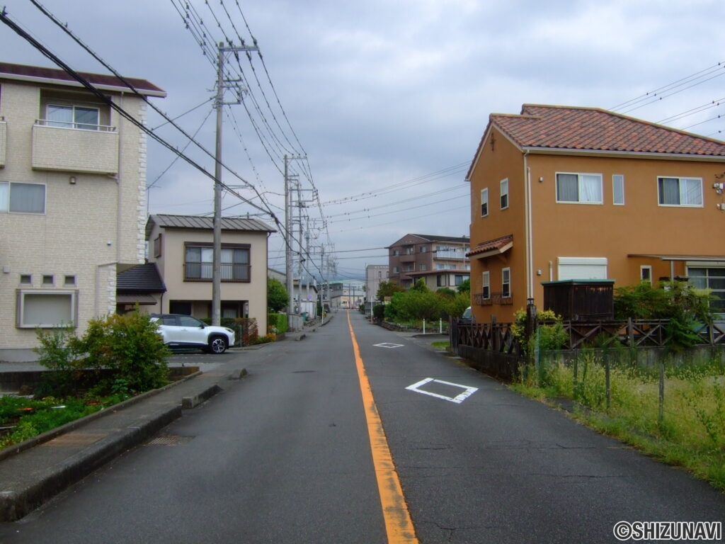 入山瀬店舗併用3階建　外観9