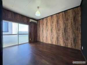 ほかの部屋と壁紙が違い、異なる雰囲気を味わえます。