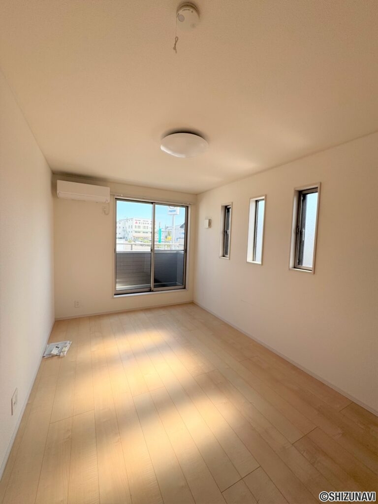 駿河区中吉田の中古住宅の画像
