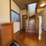 玄関は壁クロス張替え済みです♪