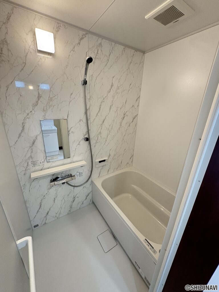 浴室は新品に交換済みです♪