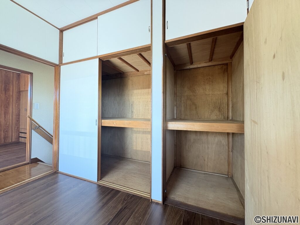 2階和洋室の収納です♪