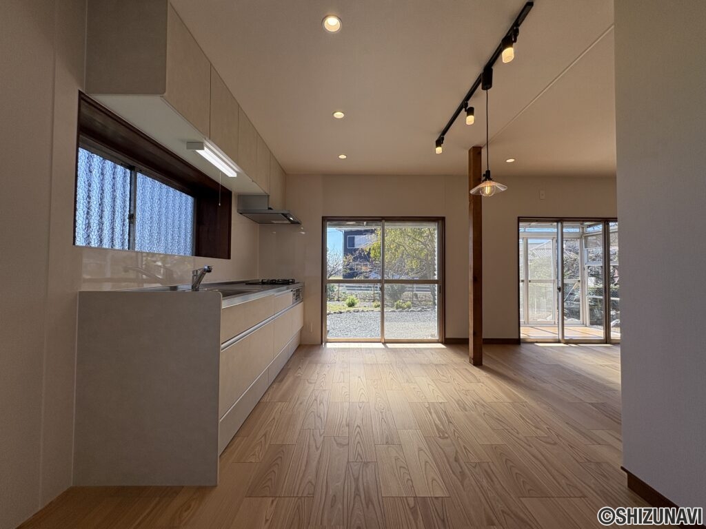 シックなLDKに生まれ変わりました♪