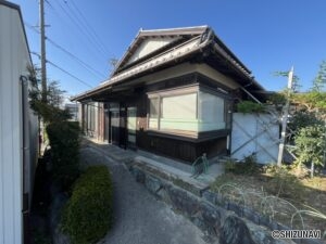 磐田市平間　中古住宅　無垢材の家の物件画像