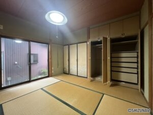 1階北側の和室です。収納がたくさんあるので物の置き場に困りません。