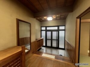 広々した玄関なので解放感があります。