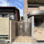 マンション敷地内にゴミ捨て場があるので便利です。