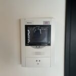 インターホンはエントランスと玄関に対応しています。