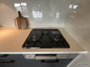 ガスコンロが3口なので効率よくお料理ができます。