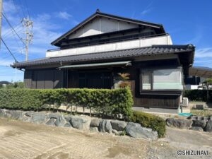 磐田市平間　無垢材の家　サウナルーム付きです。の物件画像