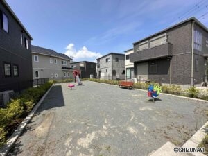 北側隣地は公園なのでお子様もニッコリの立地です。