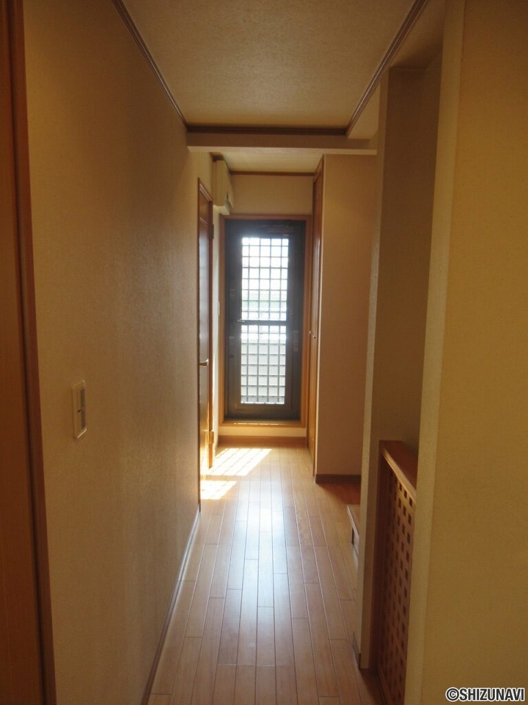 葵区城北2　廊下