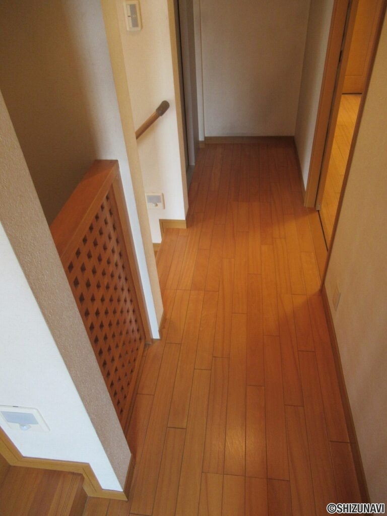 葵区城北2　廊下