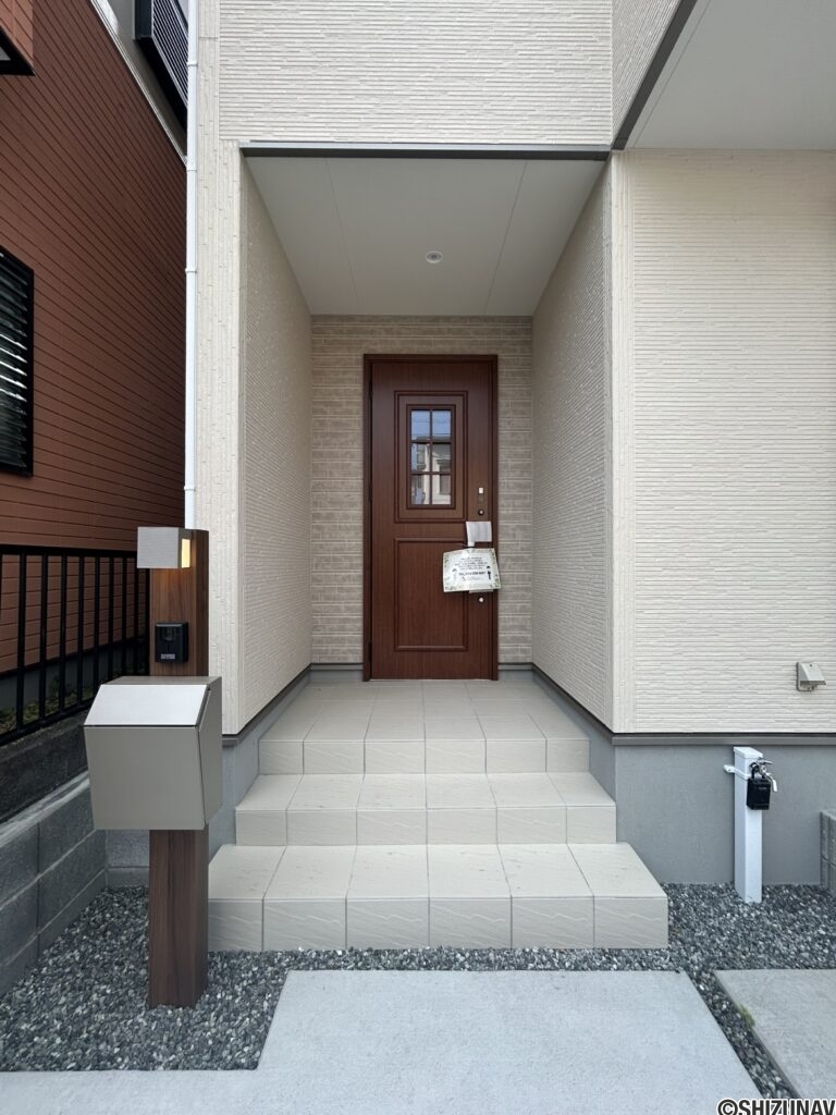 葵区　新築　玄関