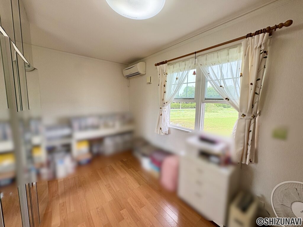 2階洋室Aです。約6.8帖ございます。