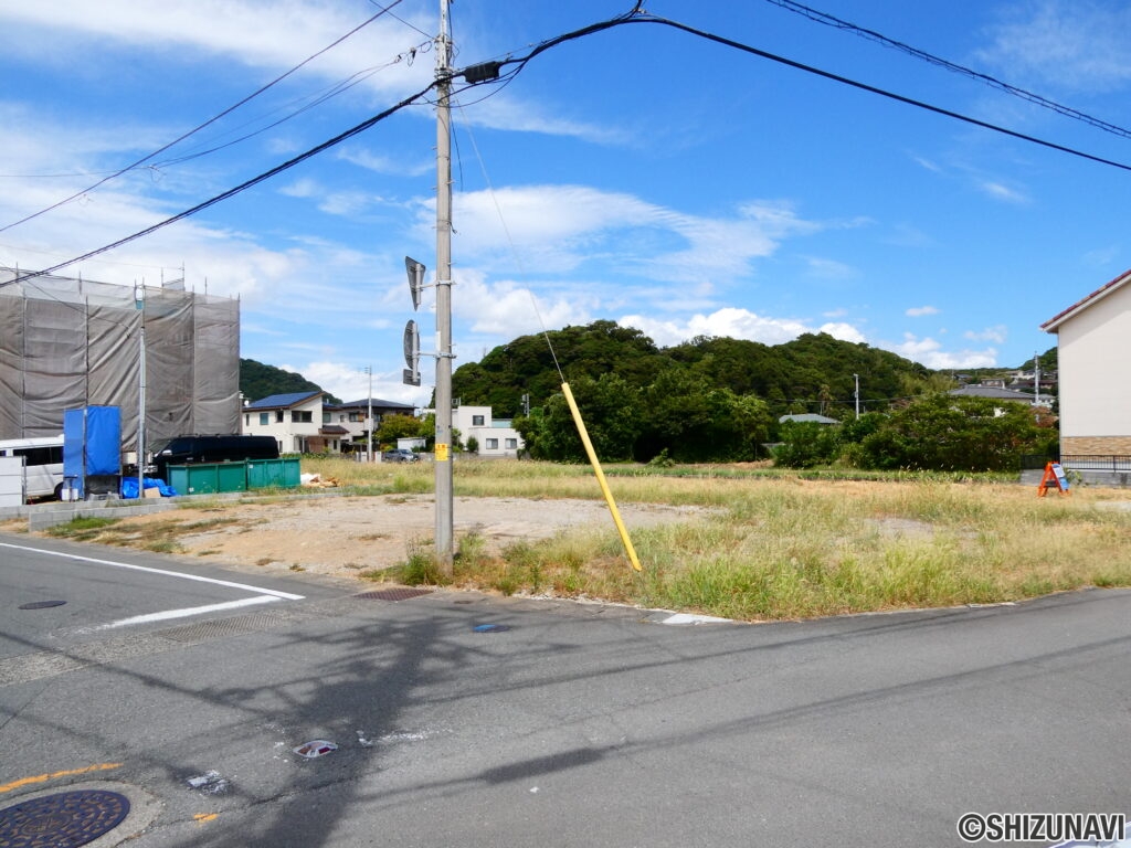 現地（前面道路から）