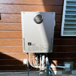 【リフォーム済み/給湯器】給湯器は新品に交換しました。自身で交換するとそれなりに費用がかかるので新品だと安心です。