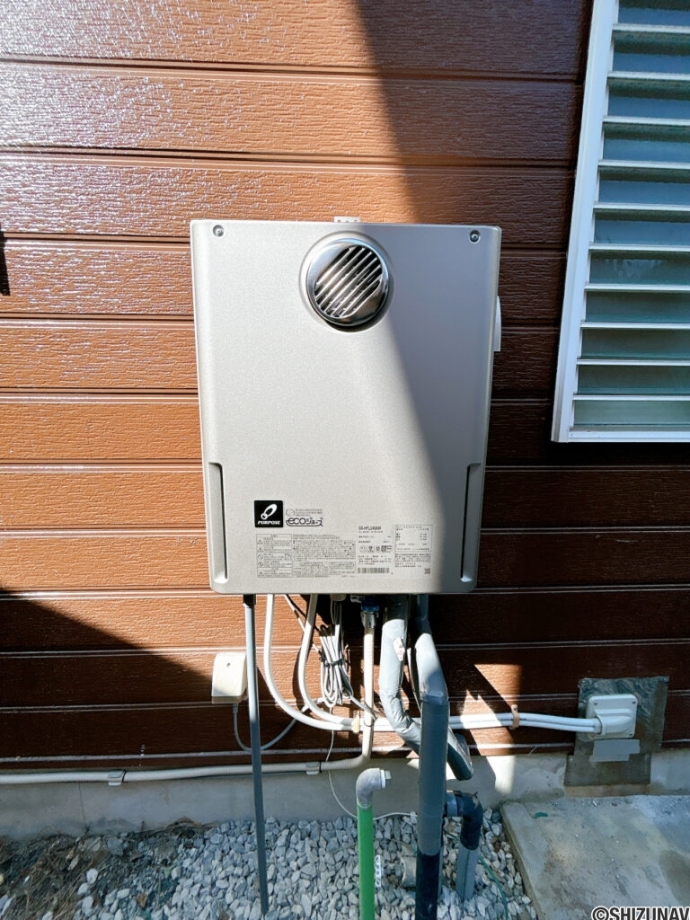 【リフォーム済み/給湯器】給湯器は新品に交換しました。自身で交換するとそれなりに費用がかかるので新品だと安心です。