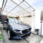 【リフォーム中/駐車場（10/17撮影）】駐車場は現状1台分。庭部分は一部駐車場に変更し、並列3台駐車可能になる予定です。