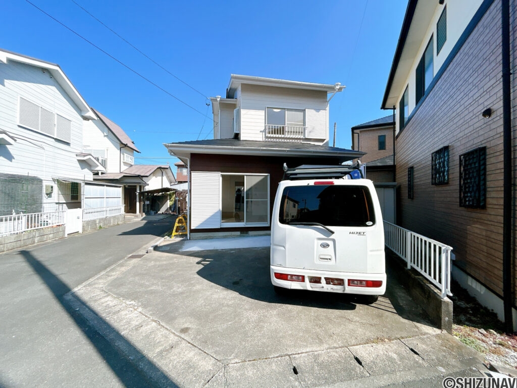 【駐車スペース】駐車場の様子です。