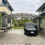 【駐車場】建物南側は並列2台の駐車場スペースがあります。
