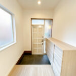 【リフォーム済み/玄関内観】