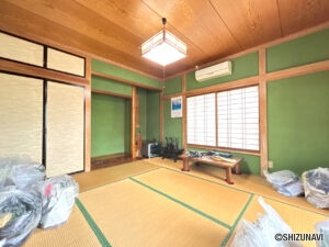 【リフォーム中/1階洋室別角度（10/17撮影）】壁、天井はクロス、床はフローリングで仕上げます。