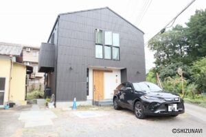 富士宮市宮原　富士山が見える築浅デザイナーズ住宅の物件画像