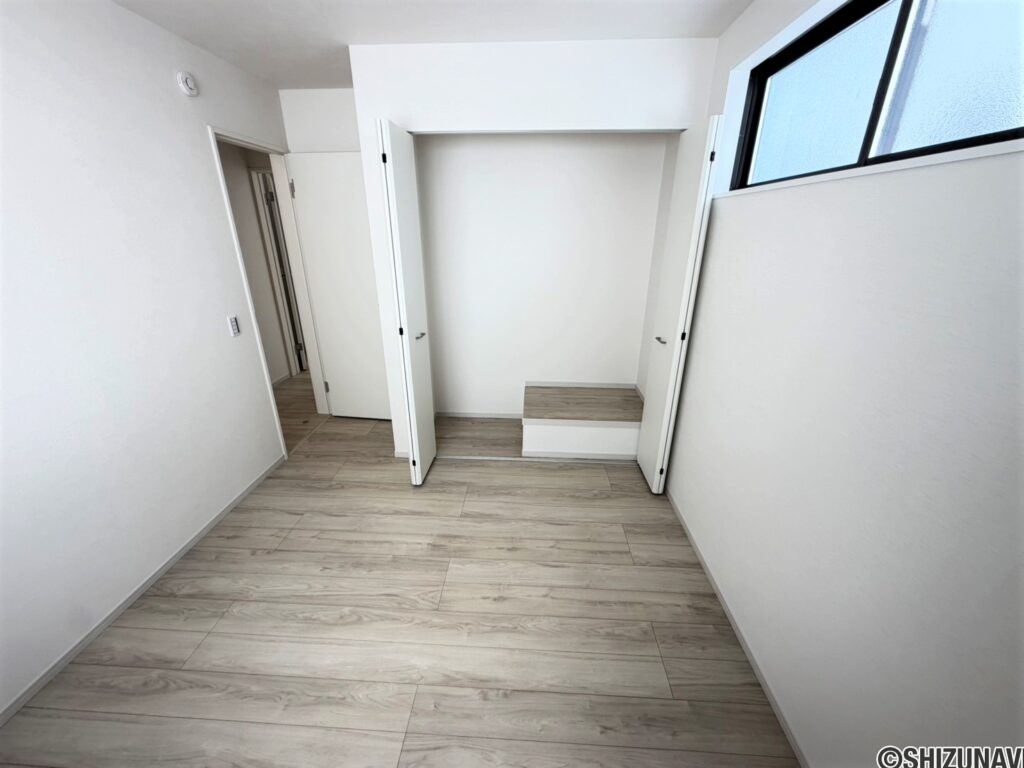 1号棟　2階　北側中の洋室