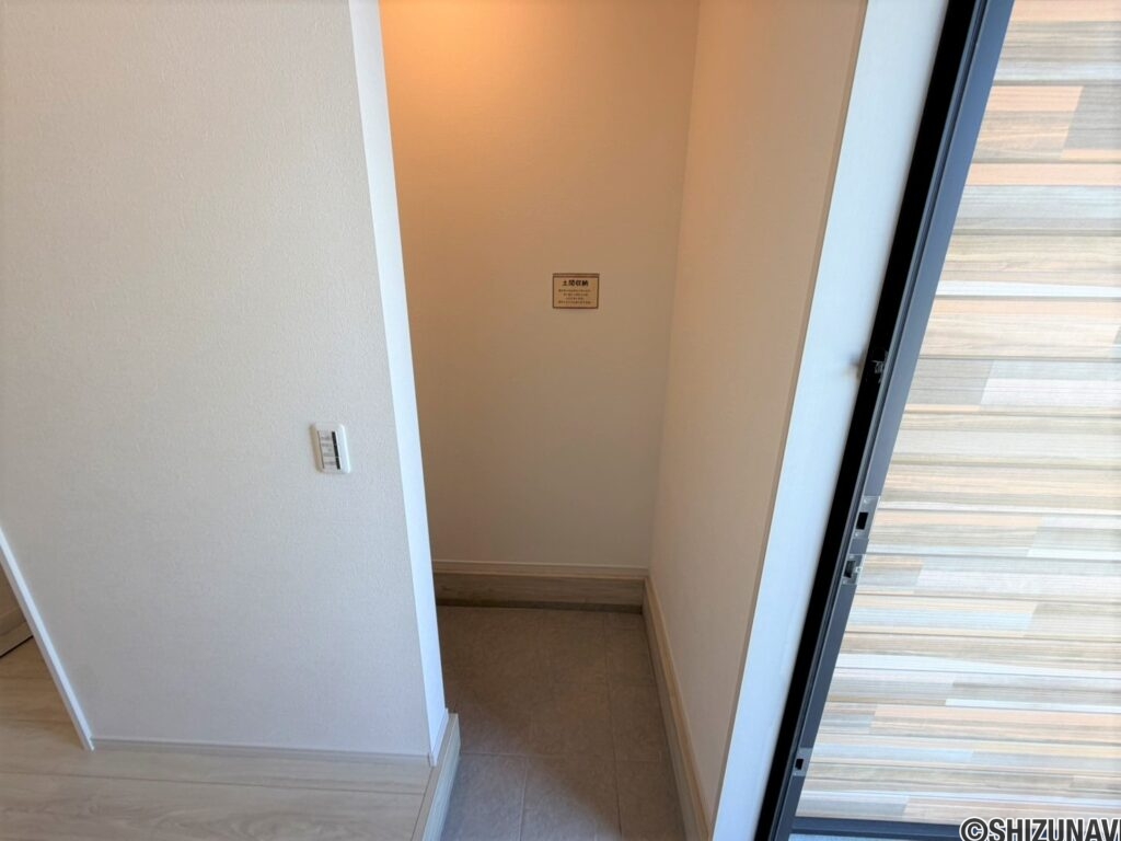 １号棟　土間収納アウトドア用品等の長物はこちらに収納もできます！