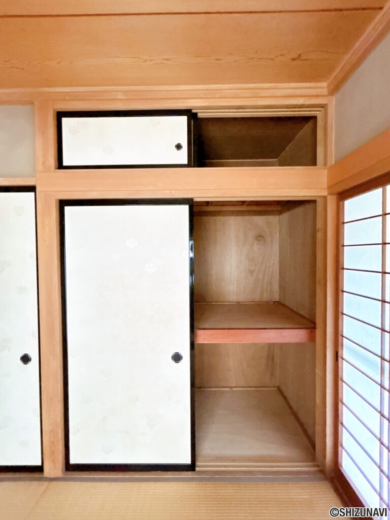 【1階和室収納】