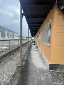 1階玄関前廊下です