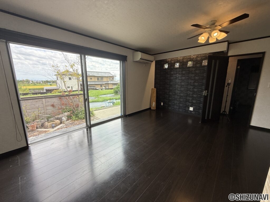 浜松市浜名区根堅　4LDK　屋上ジャグジー＆車庫完備　築8年の中古住宅の画像