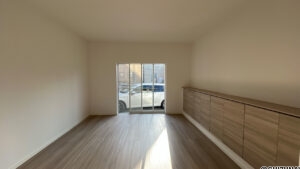 【リフォーム中/リビング別角度】