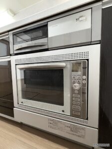 グリル、オーブンレンジ付きです。