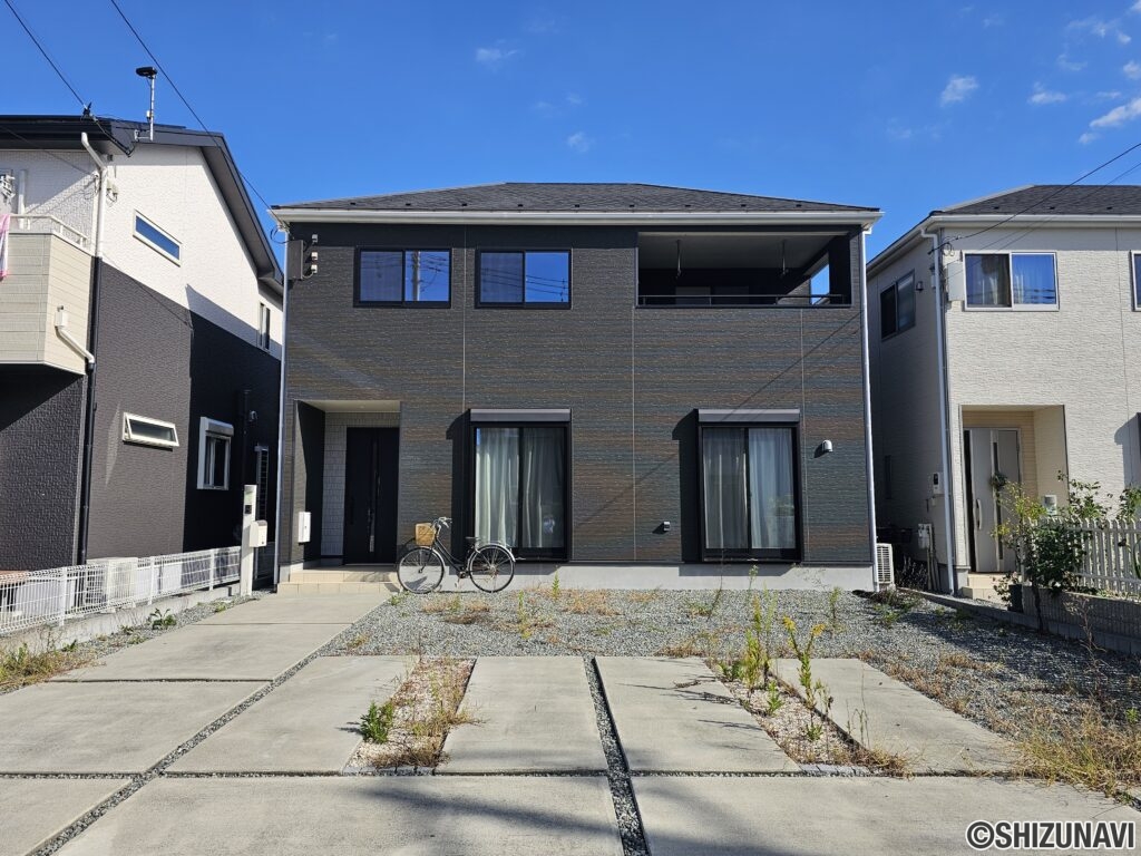 庭　スタイリッシュ　バルコニー屋根　富士　富士宮　海辺　分譲地 前面道路６ｍ　西向き
