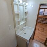 キッチンからも廊下からも出入りできます。