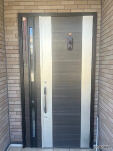 玄関外 ドアは2重ロックです。