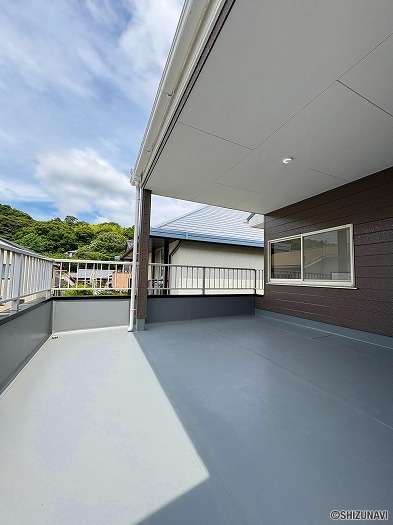 岩本「バルコニー」広々としたスペースです